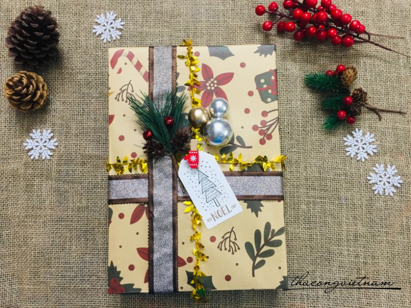 Hộp Quà To Gói Sẵn Phong Cách Giáng Sinh (23*32*5cm) - Mẫu 22
